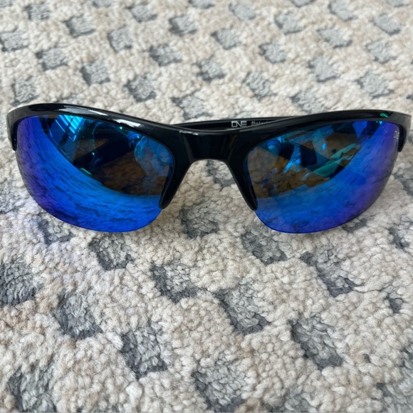 ONE Alpine 22044 Sunglasses Black w/ Greenish Polarized Lenses - Used - Picture 1 of 7